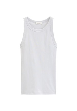 Biała bezrękawnikowa koszulka z okrągłym dekoltem, oznaczona marką Marc O'Polo, pokazana na białym tle.