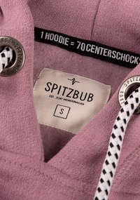 Lichte paarse fleece hoodie met een zwart-witte trekkoord. Bevat een label met "SPITZBUB" en maat "S" aan de binnenkant van de kraag.
