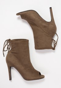 New Look Stivaletti con tacco - khaki
