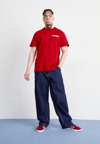 Carhartt WIP FAST FOOD - Print T-shirt - samba/white