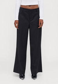 Gina Tricot Petite Tygbyxor - black