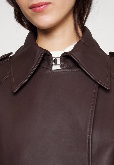 IVY OAK LILITH - Gabardina - bordeaux