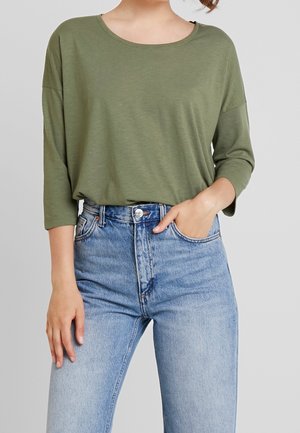 T-shirt med print - olive