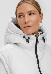 s.Oliver Bodywarmer - hellgrau
