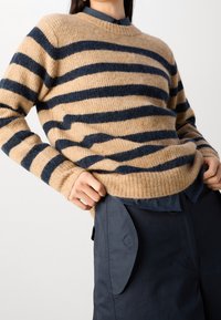 Mos Mosh Sweter