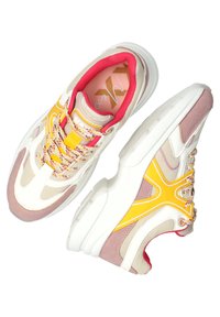 Tenisky v bílé, béžové, růžové a žluté barvě. Materiály síťovina a semiš s robustním designem. Obsahují barevné tkaničky a polstrovanou podrážku.