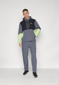 Under Armour LEGACY  - Neperpučiamoji striukė - castlerock/morph green