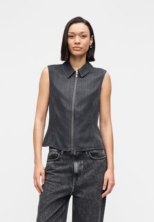 ARI - Waistcoat - grey cloud