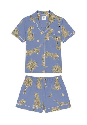 Sininen lyhythihainen napillinen paita ja shortsit, joissa keltaisia leopardi-, palmupuu-, tähti- ja puolikuukuvioita.