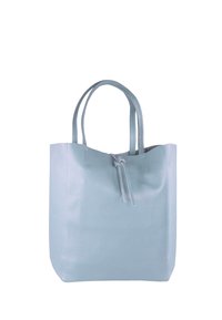 Sac fourre-tout en cuir bleu clair avec deux poignées, présentant un design simple, une surface texturée et une fermeture par lien en haut.