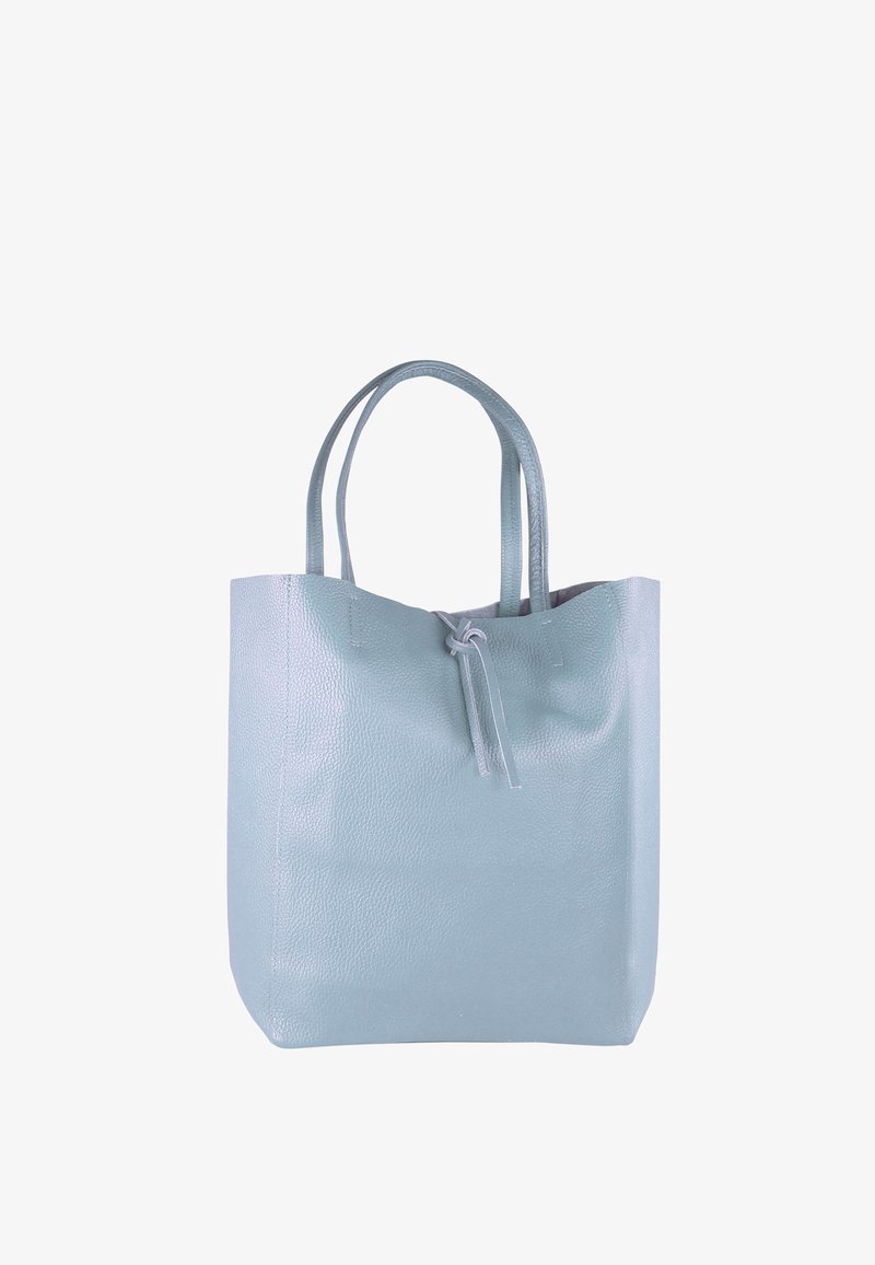 Sac fourre-tout en cuir bleu clair avec deux poignées, présentant un design simple, une surface texturée et une fermeture par lien en haut.