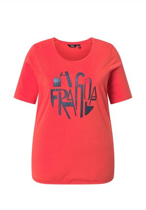 Rotes T-Shirt mit kurzen Ärmeln, Rundhalsausschnitt und abstraktem schwarzen Schriftgrafik-Design auf der Vorderseite.