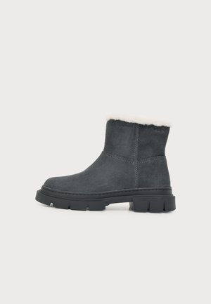 Geox, KARSYN GIRL  - Зимни ботуши - dk grey