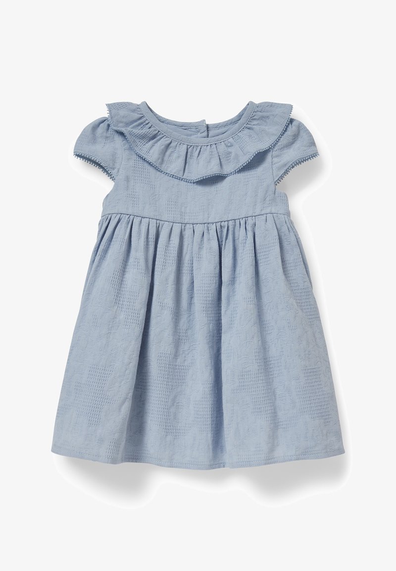 Robe bleu clair en tissu texturé. Caractérisée par un col à volants, des manches courtes et une jupe évasée. Motifs texturés sur toute la surface.