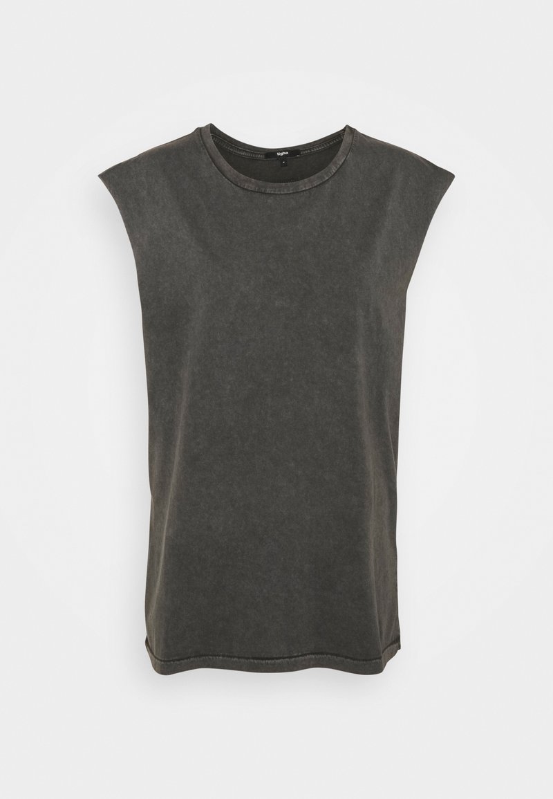T-shirt sans manches en coton gris foncé délavé avec un col rond et une coupe décontractée sur fond blanc.