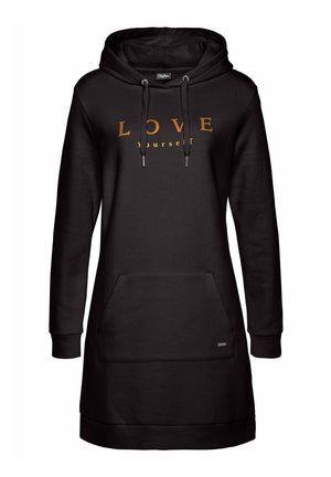 Zwarte hoodie jurk gemaakt van zachte stof, met een frontzak, trekkoorden en "LOVE yourself" in goud gedrukt op de borst.