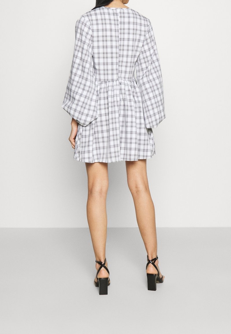 missguided white shirt dress MISSGUIDED Ruched T Shirt Mini Dress Form Fitting Bodycon Party Evening Clubwear Short Sleeve Mock Neck Draped Design,M
