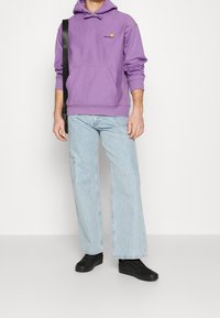 Carhartt WIP Mikina s kapucí - purple