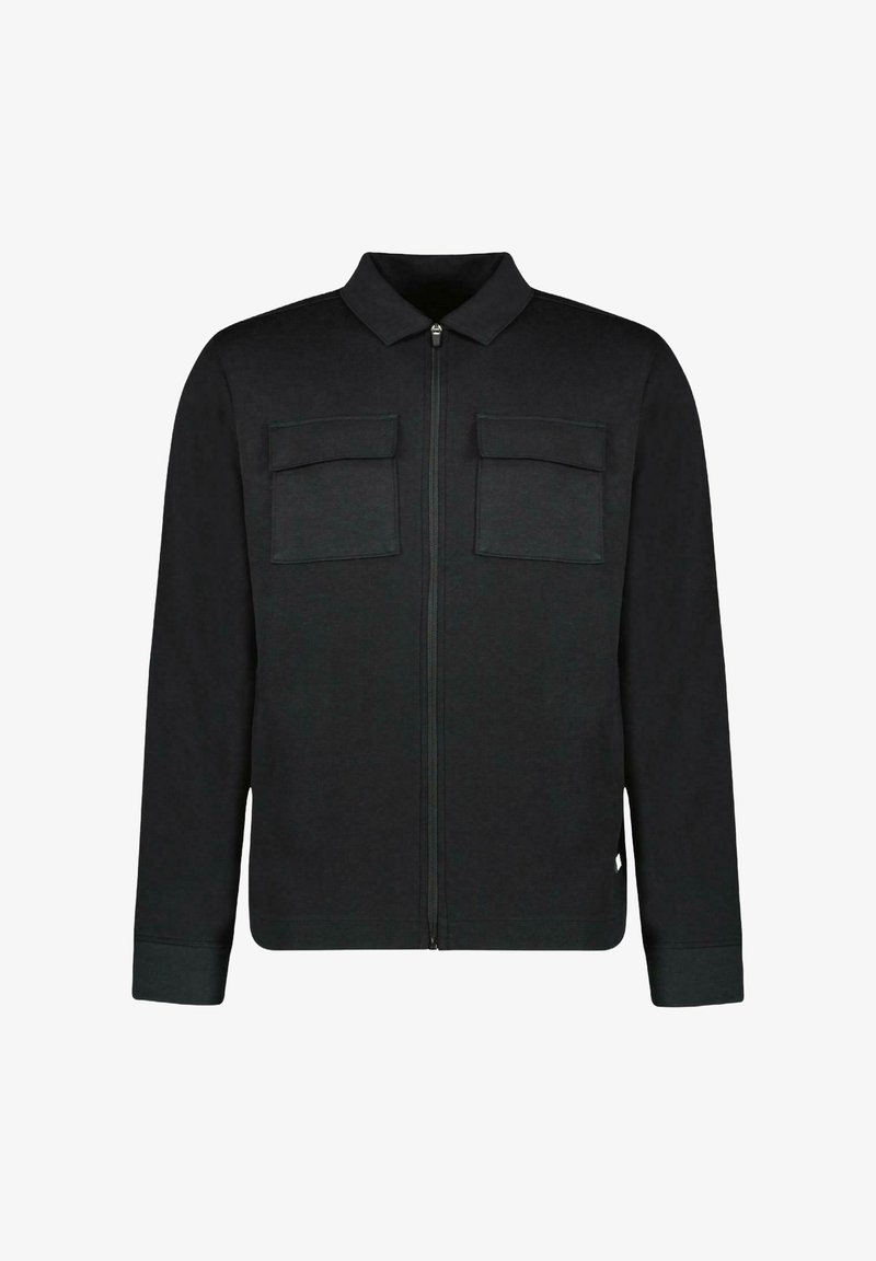 Zwarte zip-up jas gemaakt van een textuurstof, met een kraag, twee voortassen met flap-sluitingen en lange mouwen.