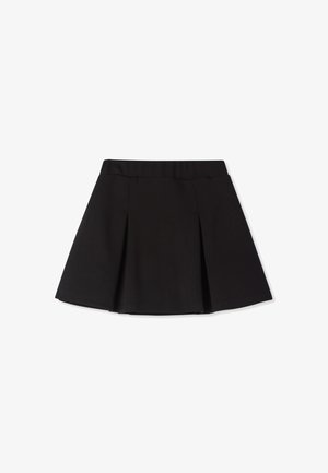 Gonna nera plissettata con fascia elastica in vita, realizzata in tessuto leggero; presenta una silhouette svasata e una texture liscia.