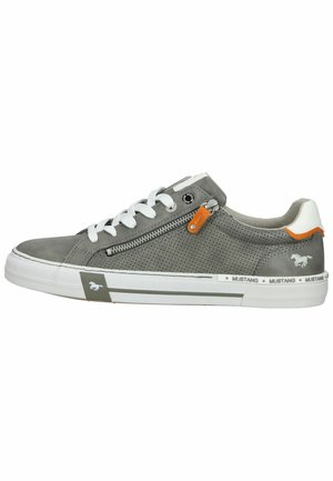 Sportieve veterschoenen - grau