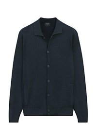 Dunkelblauer Strickcardigan mit Reverskragen, vorderer Knopfleiste und zwei Seitentaschen. Gerippte Bündchen und Saum. Glatte Textur.