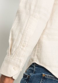 Lee LEESURE  - Camisa - raw cotton