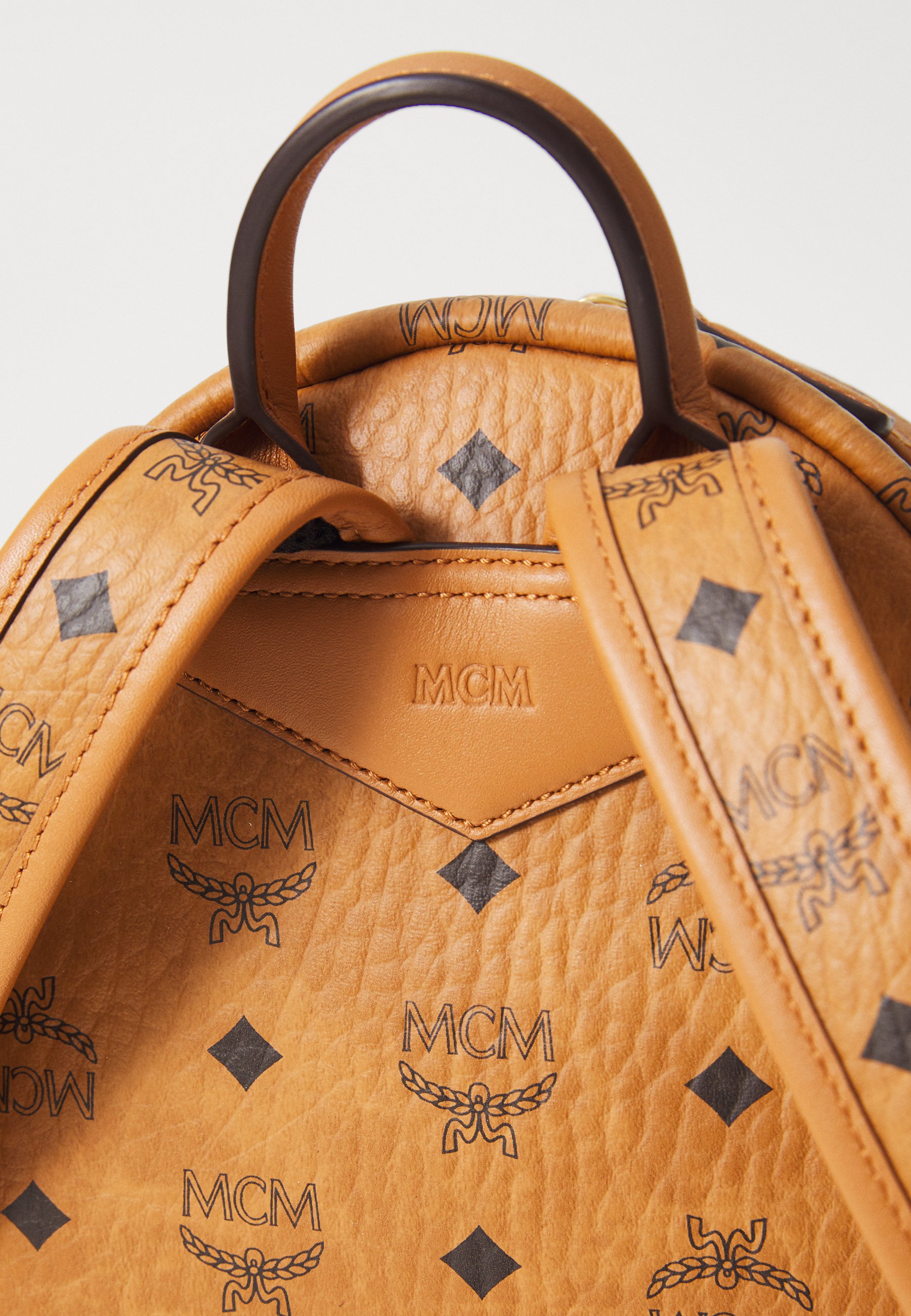 MCM STARK VI BACKPACK - Rucksack - cognac - Zalando.co.uk