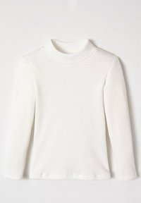 Witte geribde langarmtop met hoge hals, met een gladde textuur en aansluitend ontwerp, geschikt voor het laagjes dragen of alleen te dragen.