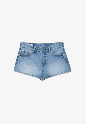 Short en jean bleu clair avec poches avant, fermeture par bouton et fermeture éclair, et détails décolorés à l'avant.