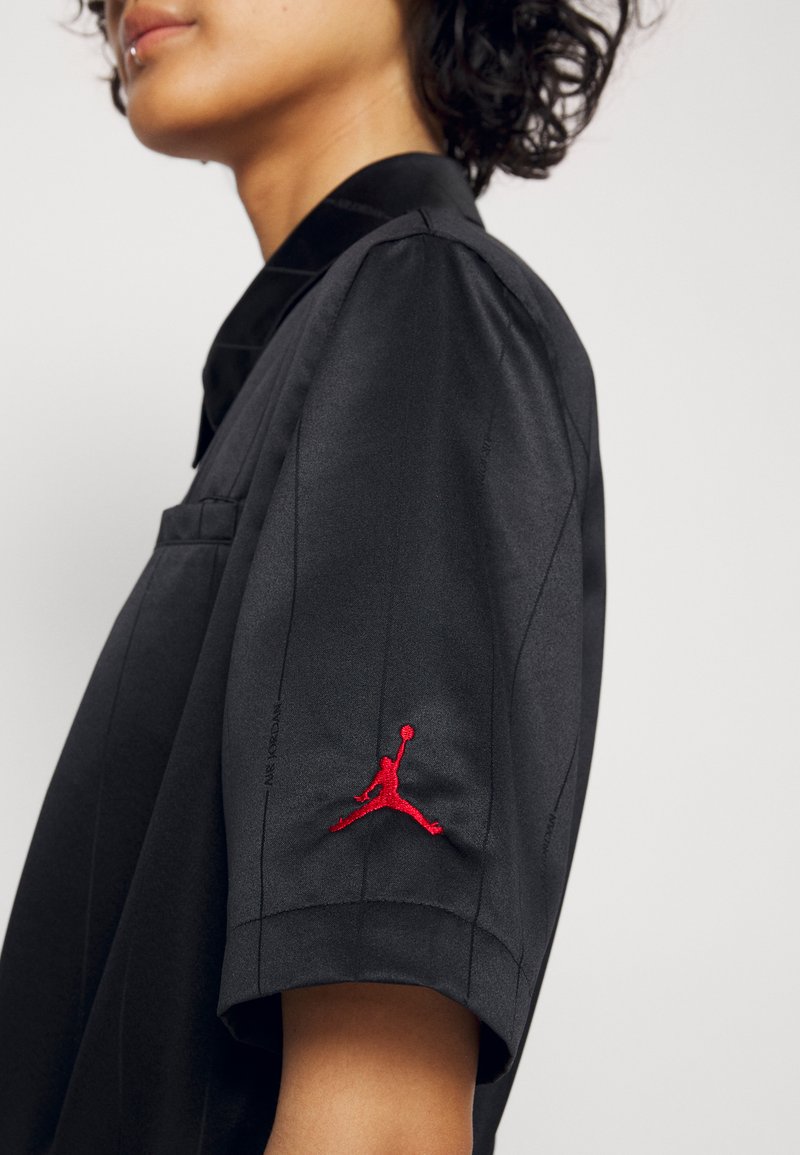 Damen Kleider | Jordan HERITAGE FLIGHTSUIT Jumpsuit black/gym red/schwarz - RF68842 Damen Kleider | Jordan HERITAGE FLIGHTSUIT Jumpsuit black/gym red/schwarz - RF68842