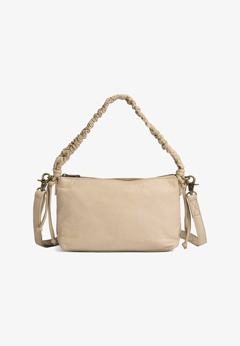 Sac à main en cuir beige avec une anse supérieure froncée, une bandoulière amovible et une fermeture éclair.