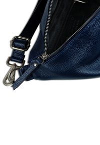 DrachenLeder TOSCANTO - Sac banane - dunkelblau
