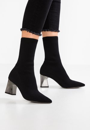 Tamaris, Stiefelette - black