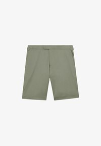 Pantalones cortos a medida para hombre en verde oliva con bolsillos laterales y presillas para cinturón, mostrados planos sobre un fondo blanco.