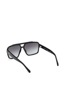 Guess Aurinkolasit - glossy black smoke gray