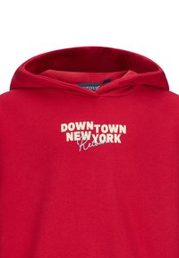Felpa rossa con cappuccio regolabile, con la scritta "DOWNTOWN NEW YORK" stampata in bianco e "Retour" in corsivo blu. Materiale morbido in cotone.