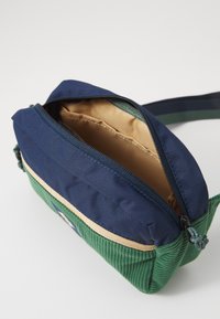 Columbia TRAIL TRAVELER™ HIP PACK UNISEX - Rumpetaske - rain forest/collegiate navy