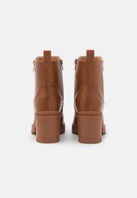 Anna Field Bottines à plateau - cognac