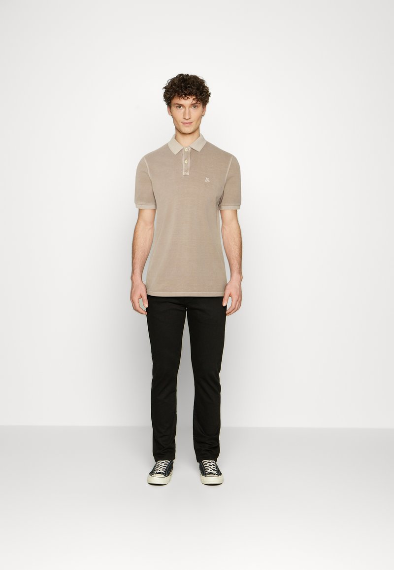 Herren T-Shirts basic | Marc O'Polo SHORT SLEEVE RIB DETAILS SLITS AT HEM Poloshirt stone harbour/braun - HI94253 Herren T-Shirts basic | Marc O'Polo SHORT SLEEVE RIB DETAILS SLITS AT HEM Poloshirt stone harbour/braun - HI94253