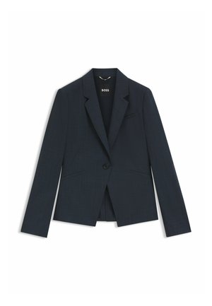 Granatowa marynarka w ciemnym odcieniu z klapami z wycięciem, zapinana na jeden guzik, z dwoma przednimi kieszeniami. Wykonana z teksturowanej tkaniny, o dopasowanym kroju.