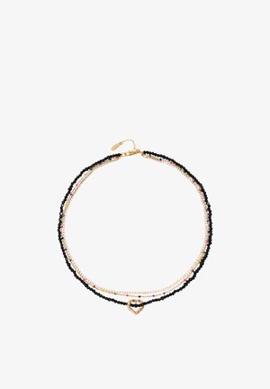 Večplastna ogrlica s črnimi perlicami, majhnimi pisanimi perlicami na zlatih verižicah in zlatim obeskom v obliki srca na črni perličasti vrvici.