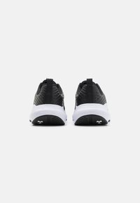 Under Armour CHARGED COMMIT TR 4 - Trening copati - black