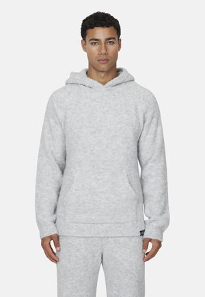 - Sweter