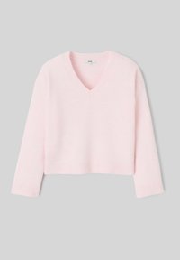 Pull court rose clair avec un col en V et des manches longues. Fait en matériau doux avec des poignets et un ourlet côtelés. Texture lisse, design minimal.