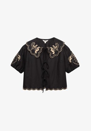 Sort kortærmet bluse med bølget kant, beige blomsterbroderi på krave og ærmer samt bindelukninger foran.