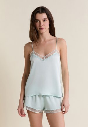 - Koszulka do spania