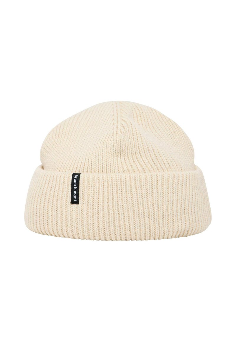 Strikket beanie i lys beige farve, ribbet tekstur med en ombukket kant. Har et lille sort label på siden med brandnavnet.