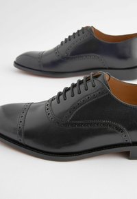 Next OXFORD  czarny