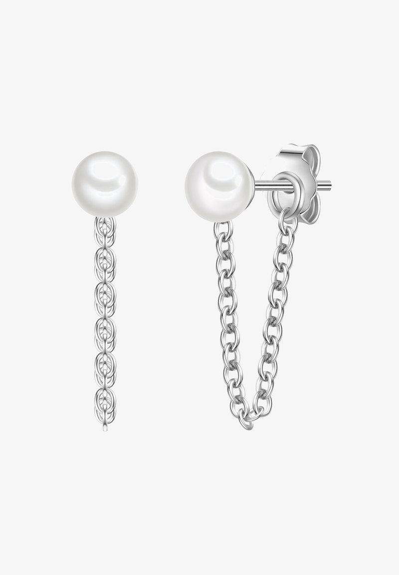 Sudraba ķēdes auskari ar baltajiem pērļiem augšpusē un garu ķēdes dizainu ar savienotām ovāla formām, kas karājas lejā.